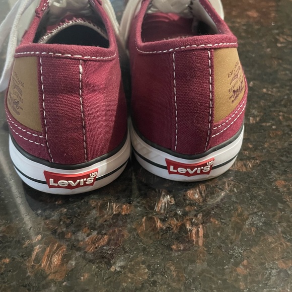 Levi’s Comfort Sneaker - Picture 5 of 5